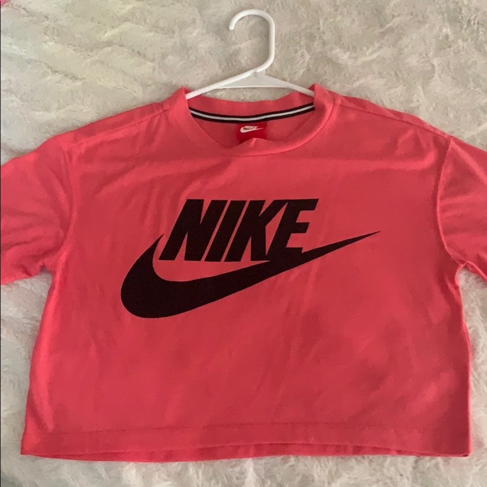 pink nike crop top